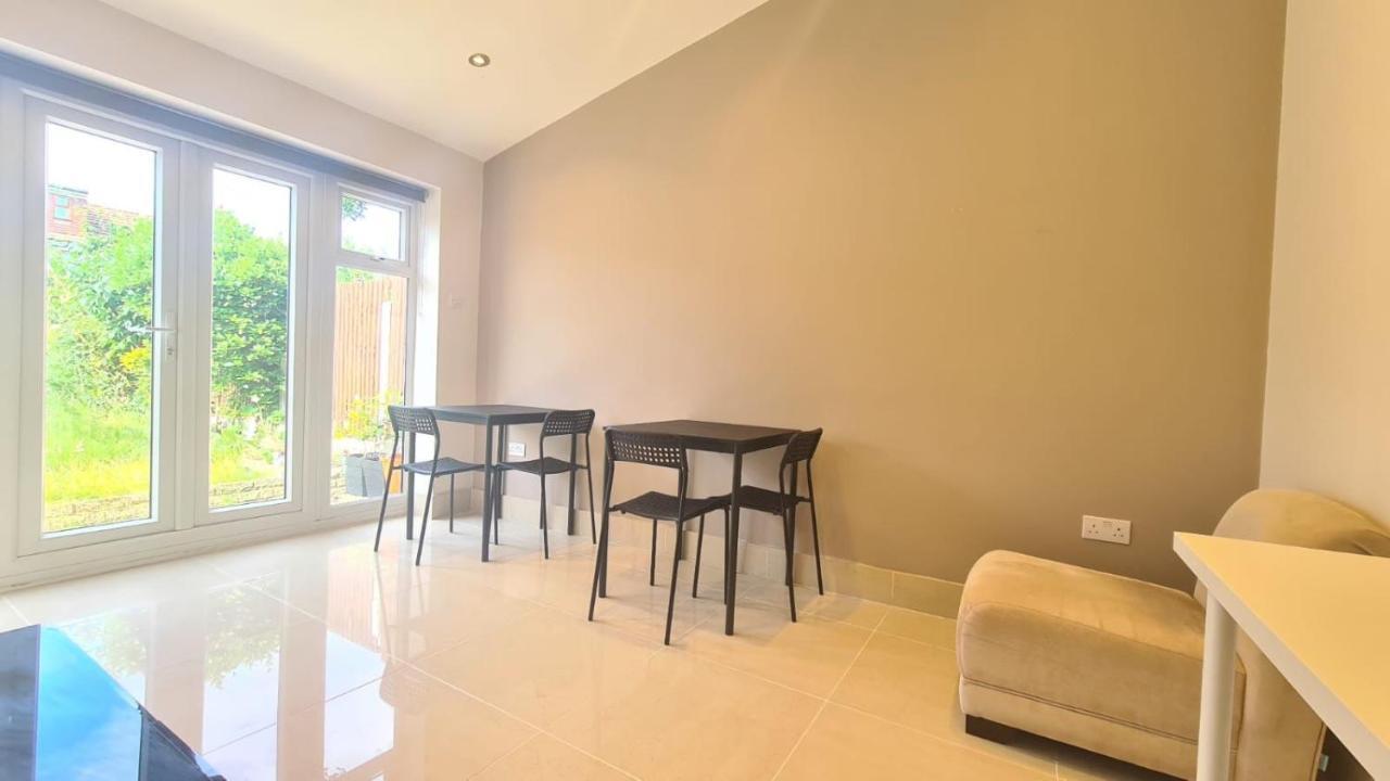 Cosy Room In East Ham London Exterior foto