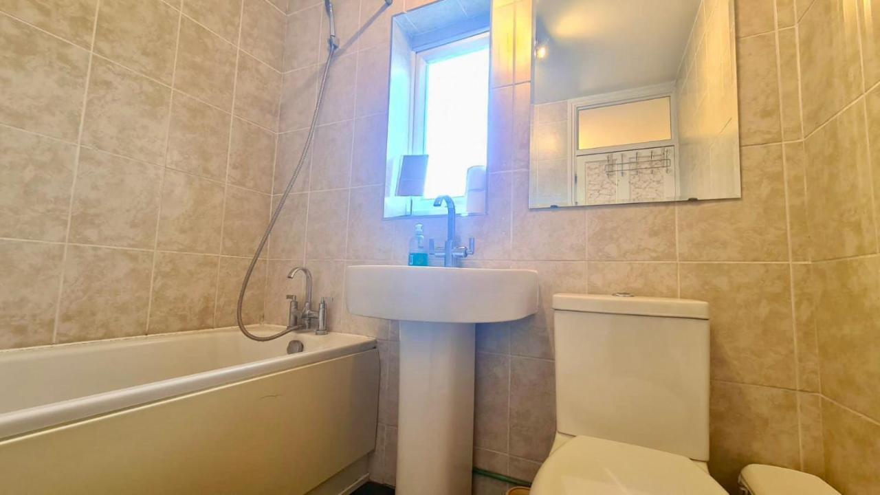 Cosy Room In East Ham London Exterior foto